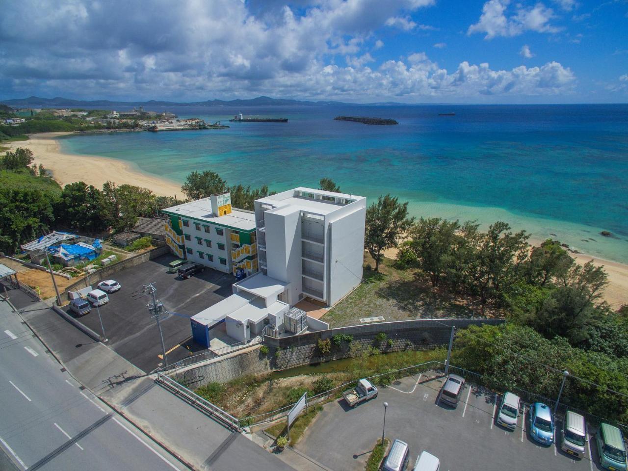 Hotel & Restaurant On The Beach Lue Motobu Exteriör bild