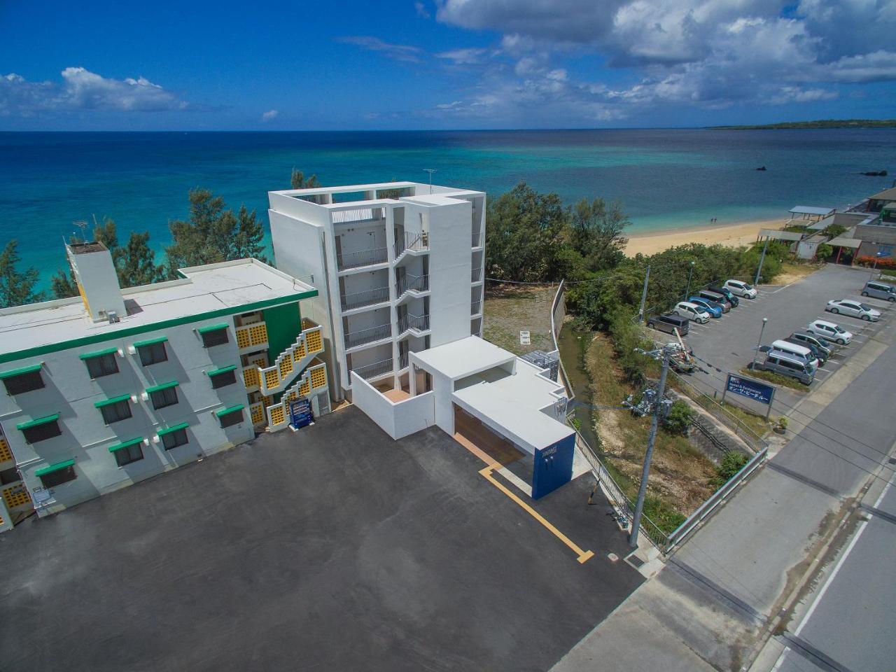 Hotel & Restaurant On The Beach Lue Motobu Exteriör bild